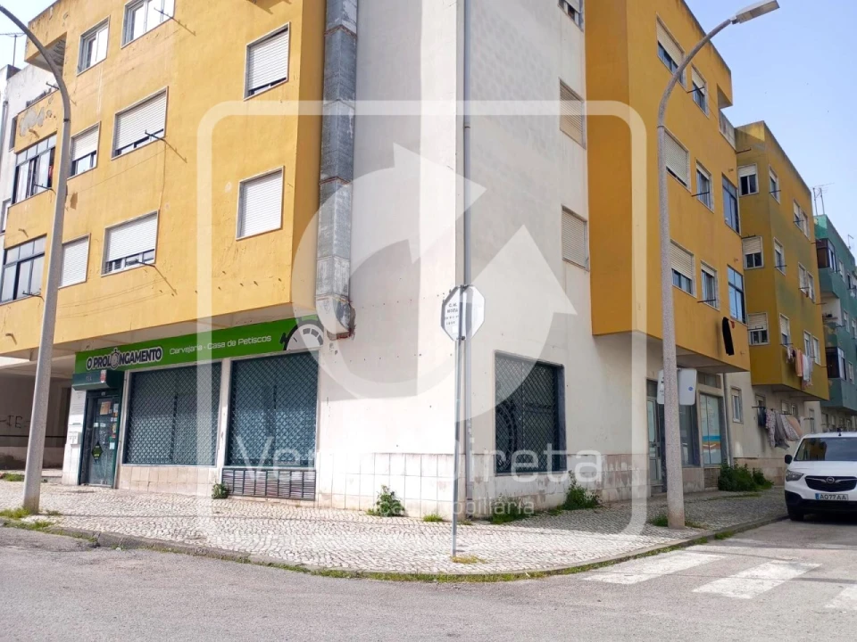 Loja para Venda em Baixa da Banheira e Vale da Amoreira Foto 7