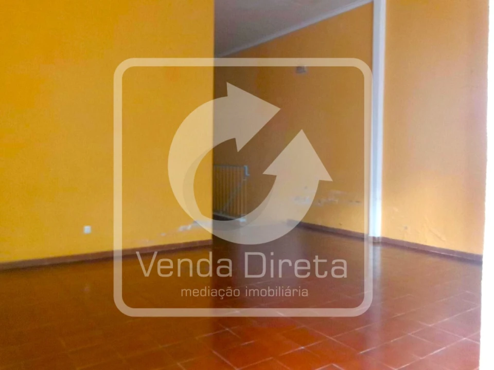 Loja para Venda em Baixa da Banheira e Vale da Amoreira Foto 13