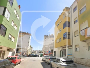 Loja para Venda em Baixa da Banheira e Vale da Amoreira