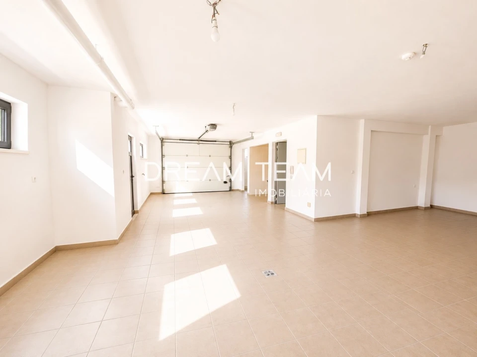 Moradia T5 para Venda em Laranjeiro e Feijó Foto 30