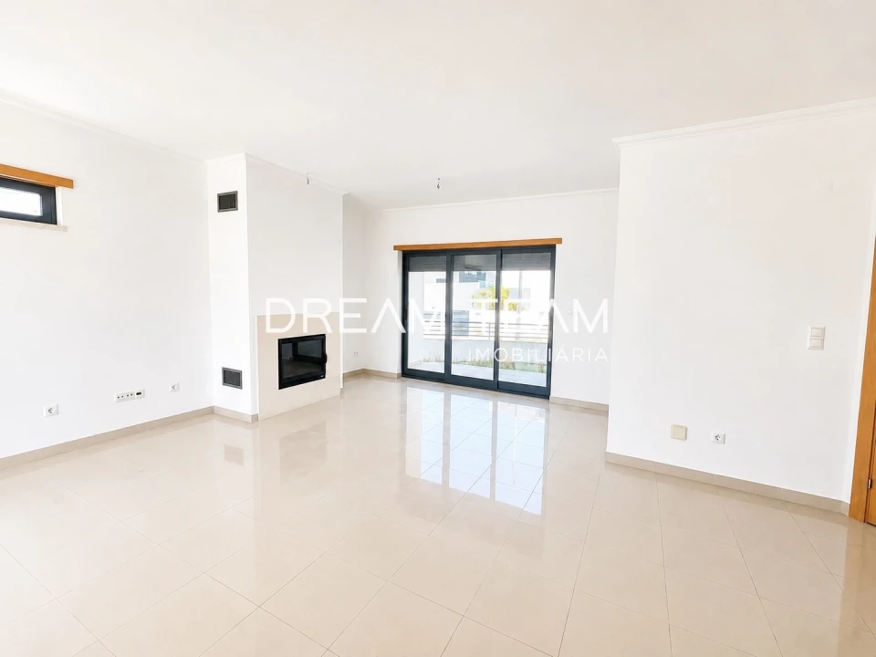 Moradia T5 para Venda em Laranjeiro e Feijó Foto 6