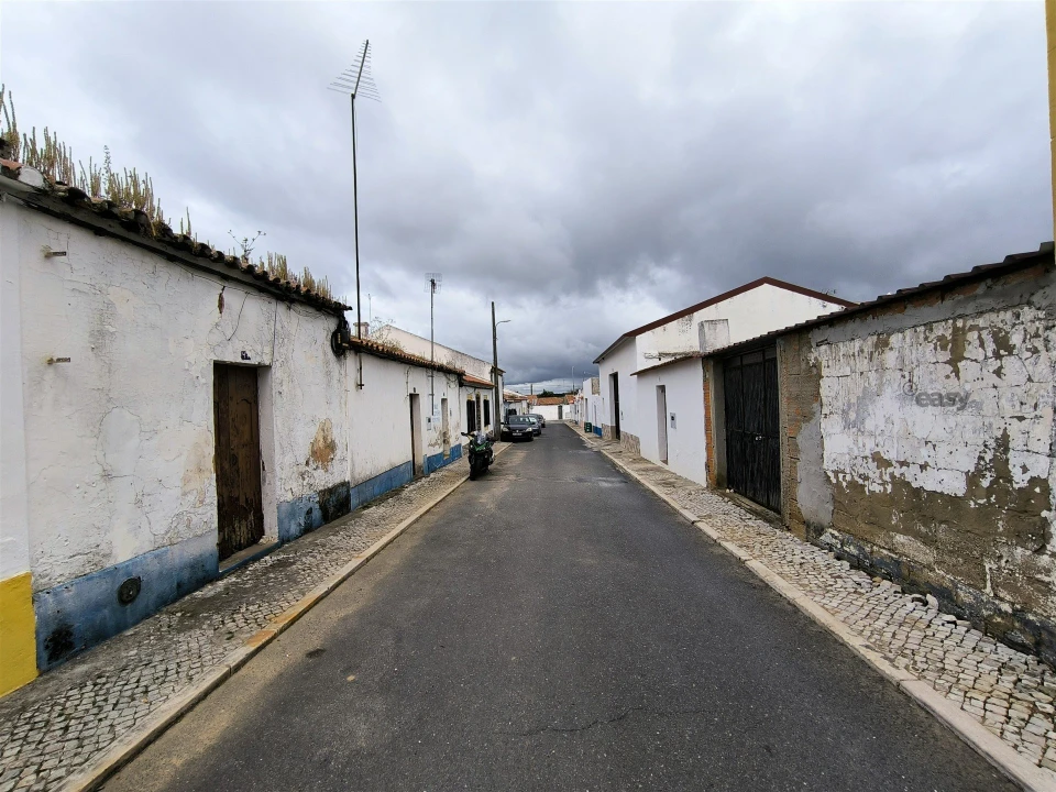 Moradia T1 para Venda em Alvalade Foto 10