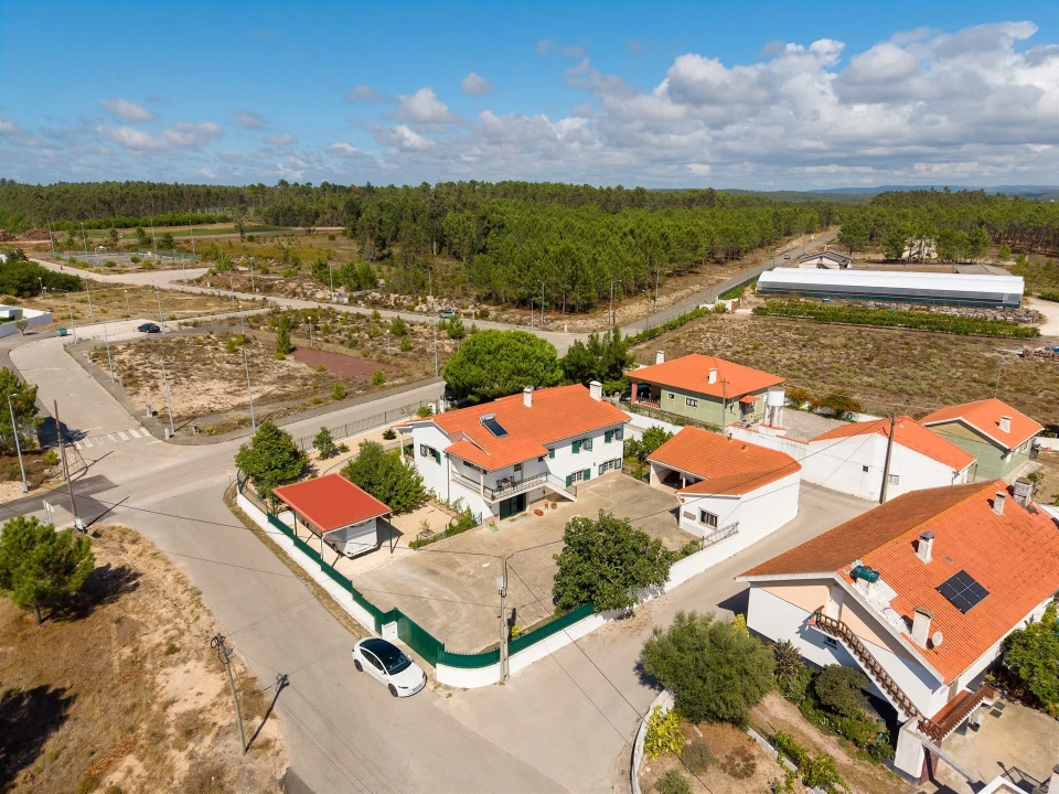 Moradia T4 para Venda em Nazare Foto 6