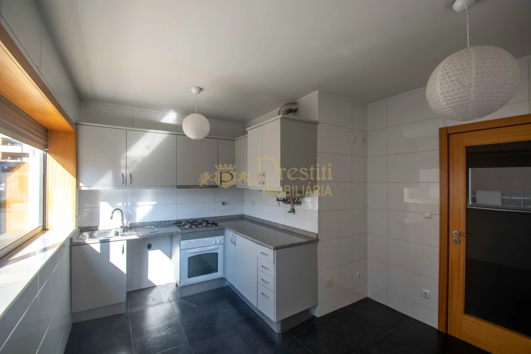 Apartamento T1 para Arrendamento em Costa Foto 1