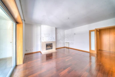 Apartamento T1 para Arrendamento em Costa