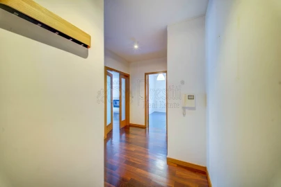 Apartamento T1 para Arrendamento em Costa
