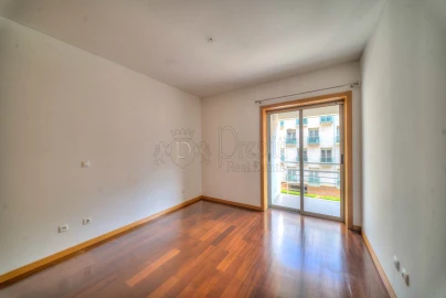 Apartamento T1 para Arrendamento em Costa