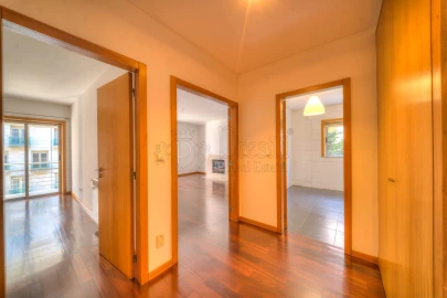 Apartamento T1 para Arrendamento em Costa
