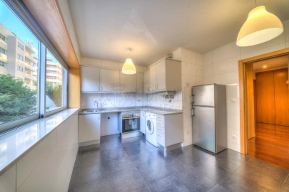 Apartamento T1 para Arrendamento em Costa