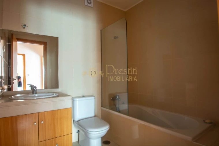 Apartamento T1 para Arrendamento em Costa Foto 4