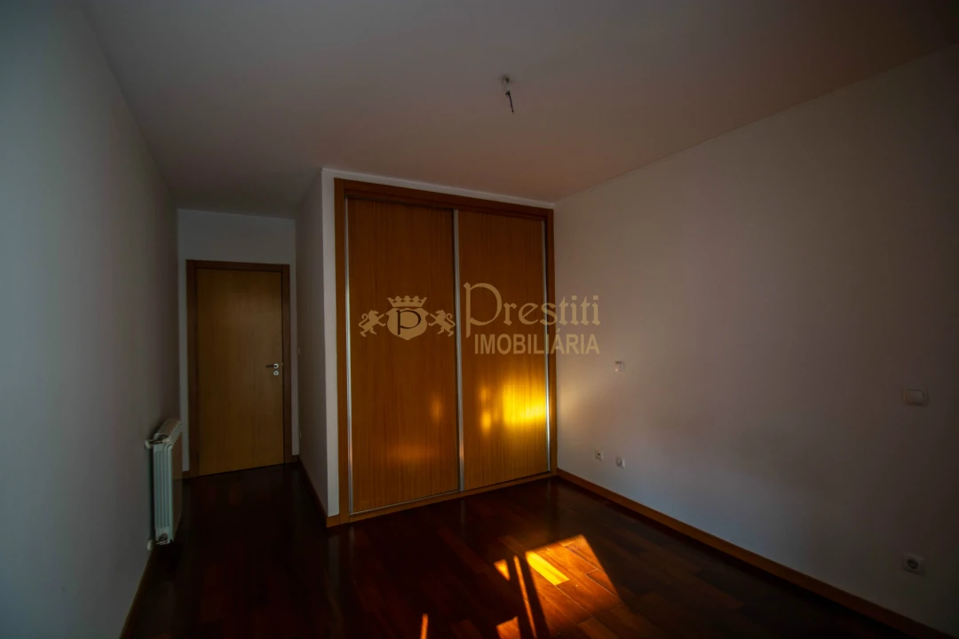 Apartamento T1 para Arrendamento em Costa Foto 3