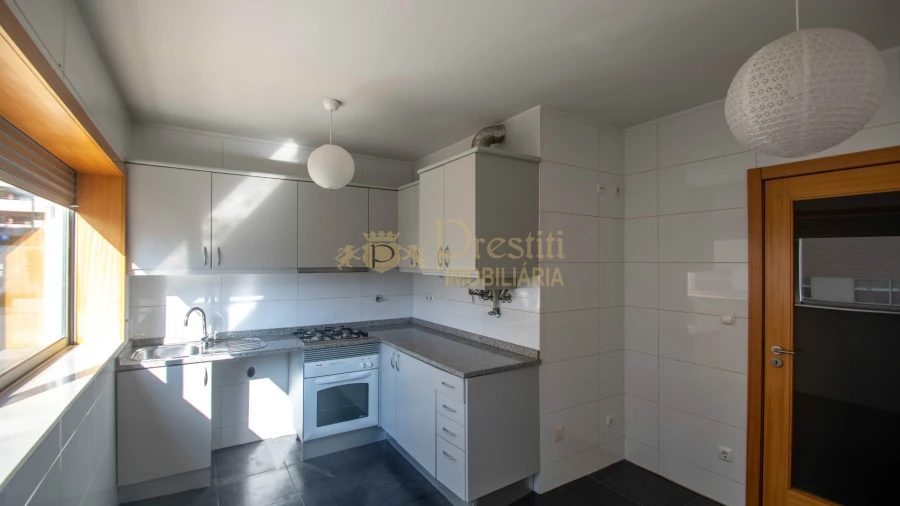 Apartamento T1 para Arrendamento em Costa