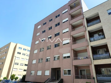 Apartamento T1 para Arrendamento em Nogueira, Fraião e Lamaçães