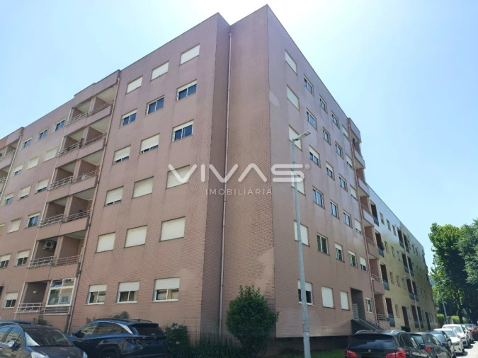 Apartamento T1 para Arrendamento em Nogueira, Fraião e Lamaçães Foto 2