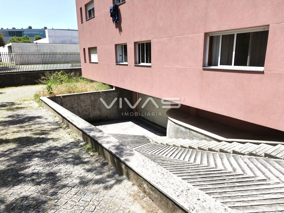 Apartamento T1 para Arrendamento em Nogueira, Fraião e Lamaçães Foto 11