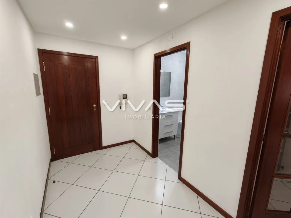 Apartamento T1 para Arrendamento em Nogueira, Fraião e Lamaçães Foto 4