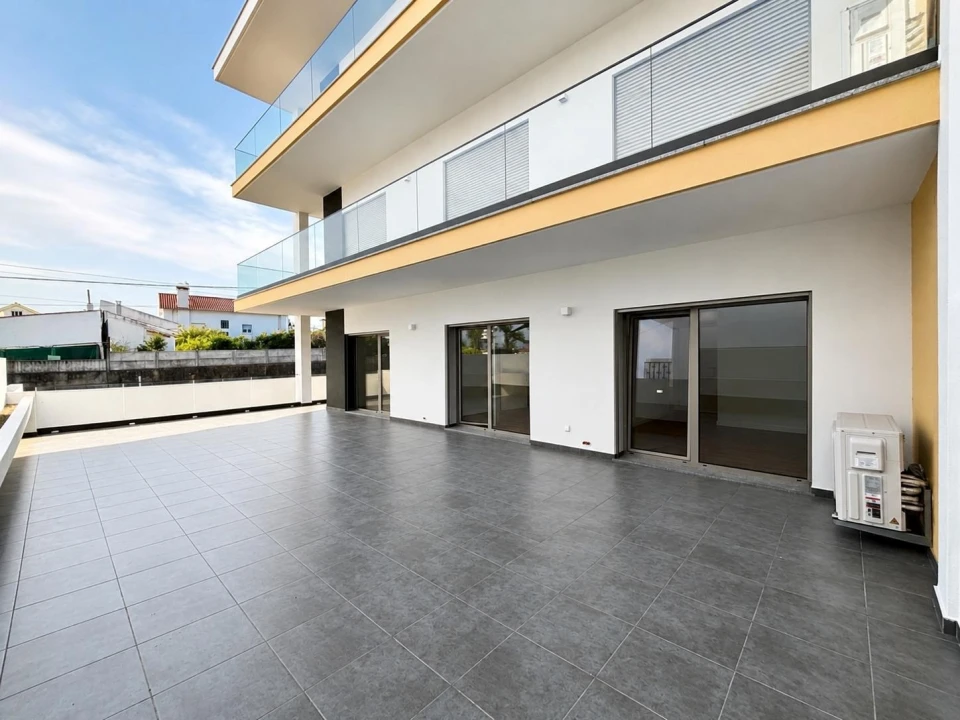 Apartamento T3 para Venda em Parceiros e Azoia Foto 15