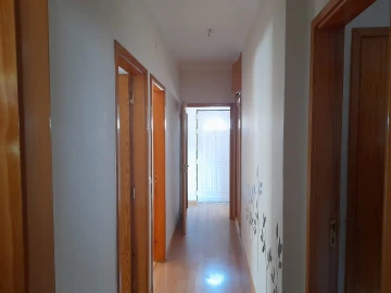 Apartamento T2 para Arrendamento em Santo Antonio dos Olivais