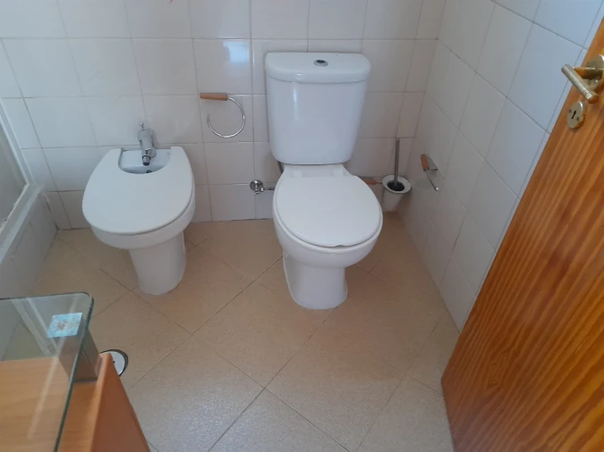 Apartamento T2 para Arrendamento em Santo Antonio dos Olivais Foto 15