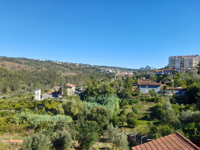 Apartamento T2 para Arrendamento em Santo Antonio dos Olivais Foto 17