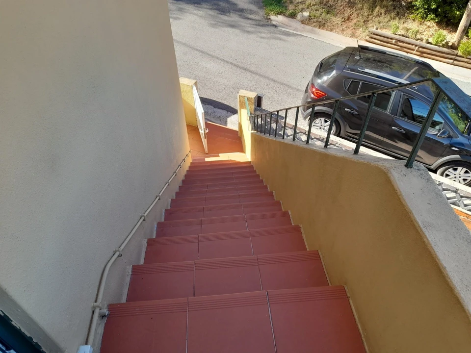Apartamento T2 para Arrendamento em Santo Antonio dos Olivais Foto 16