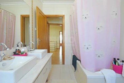 Moradia T6 para Venda em Covilhã e Canhoso