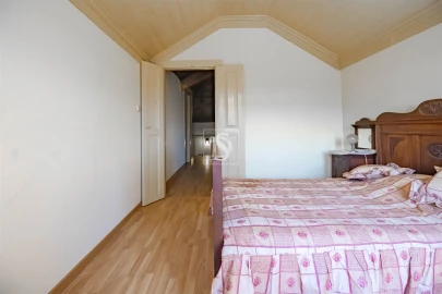 Moradia T5 para Venda em Santa Marinha do Zezere