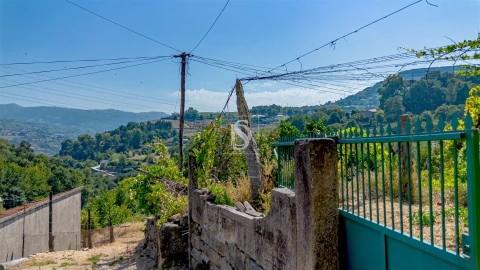 Moradia T5 para Venda em Santa Marinha do Zezere