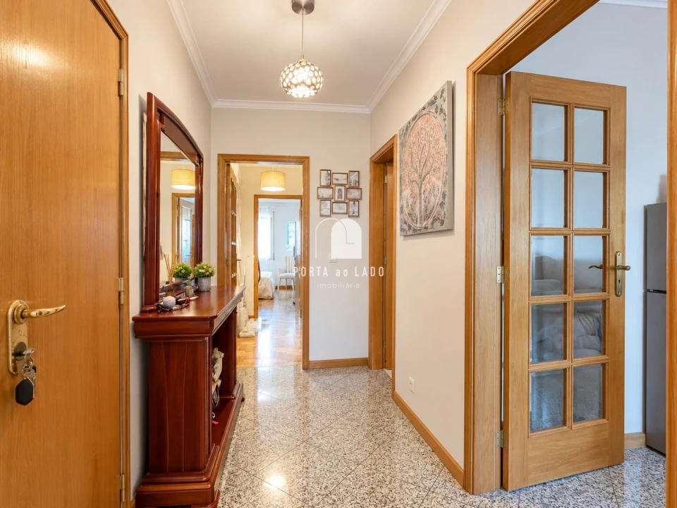 Apartamento T2 para Venda em Argoncilhe Foto 4