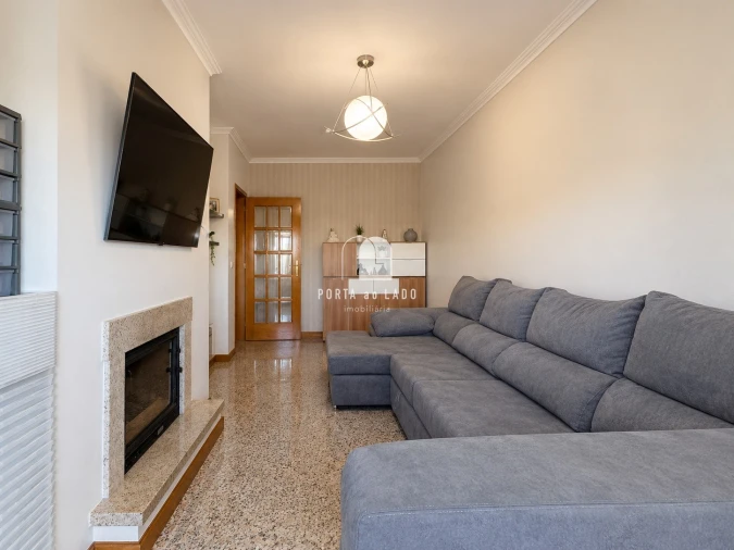 Apartamento T2 para Venda em Argoncilhe Foto 2