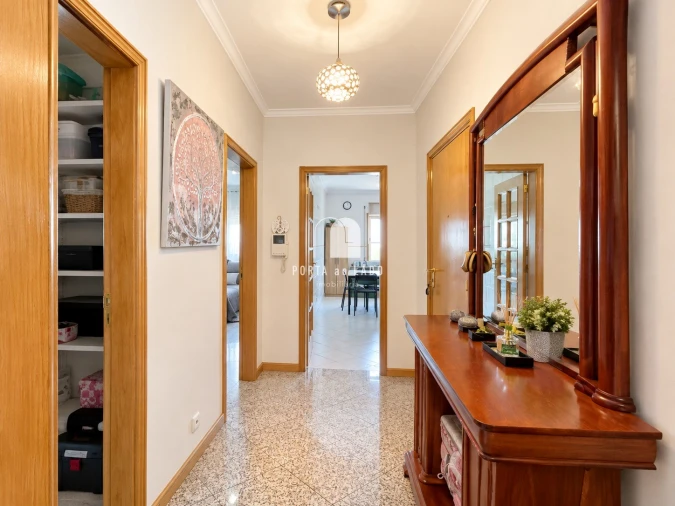 Apartamento T2 para Venda em Argoncilhe Foto 5