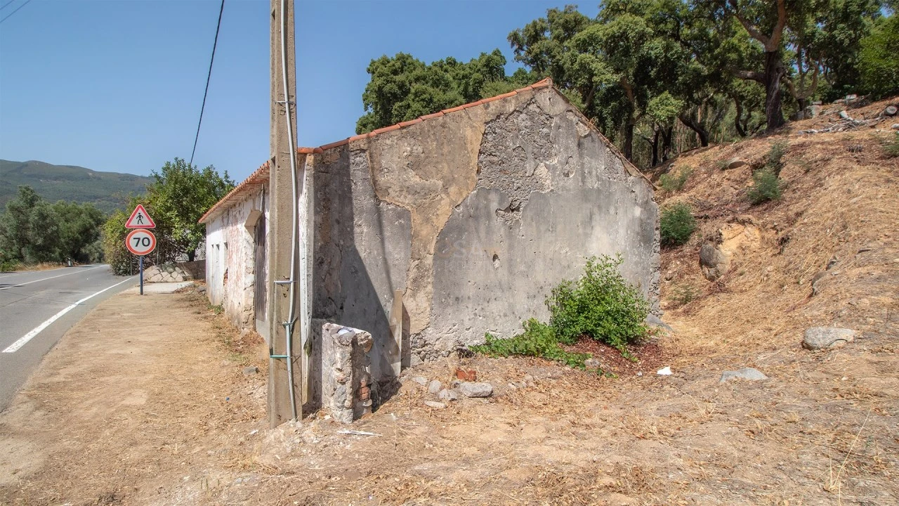 Quinta T3 para Venda em Monchique Foto 2