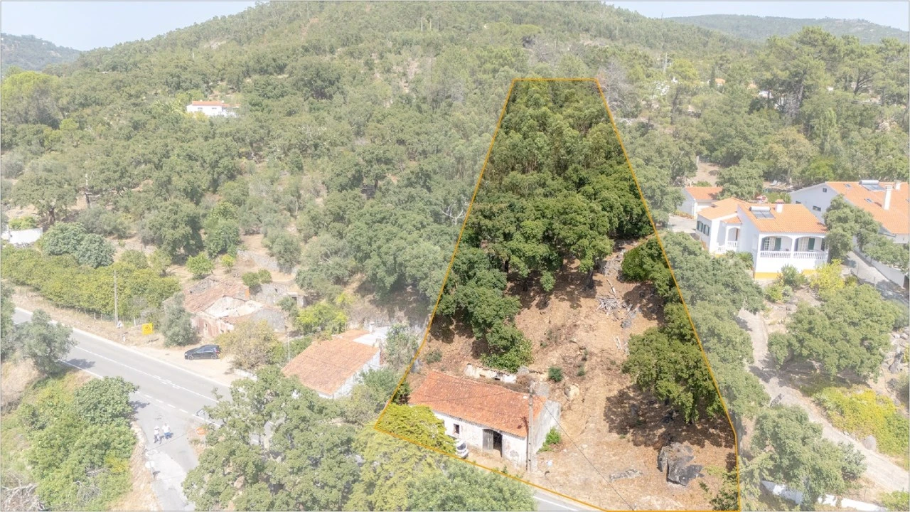 Quinta T3 para Venda em Monchique Foto 10