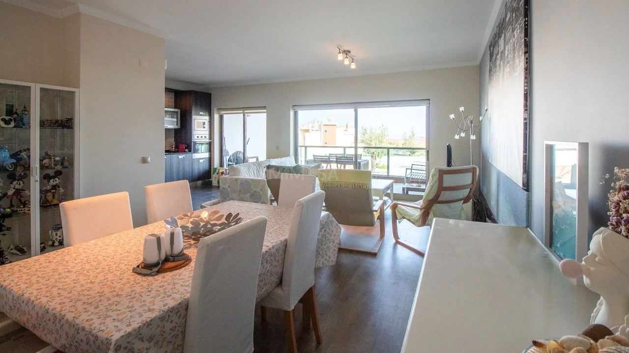 Apartamento T2 para Arrendamento em Lagos (São Sebastião e Santa Maria) Foto 1
