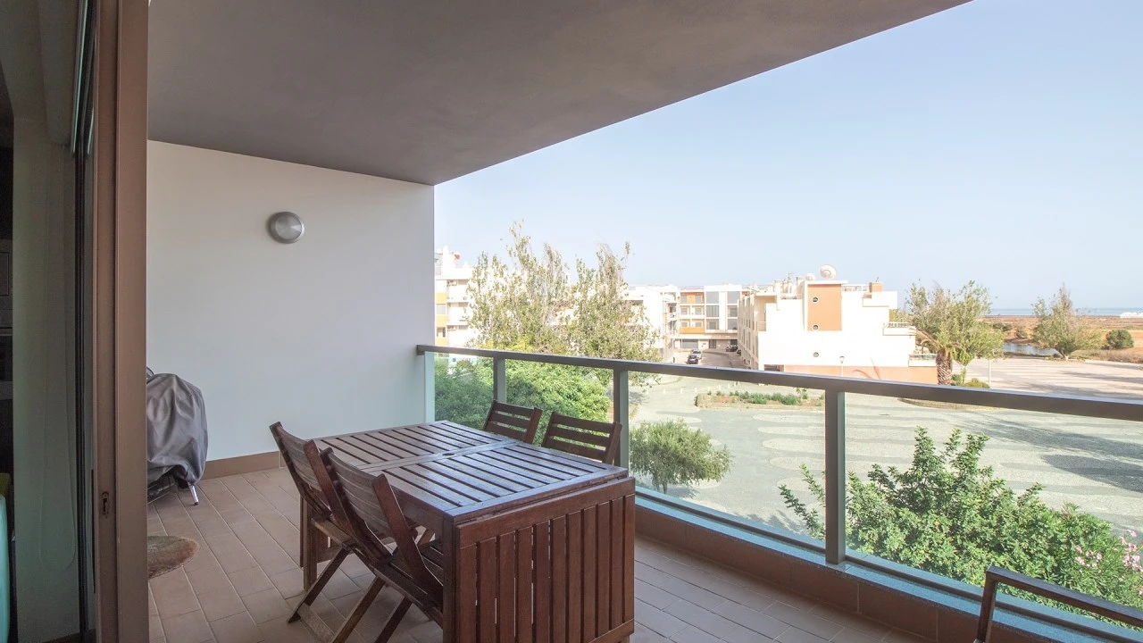 Apartamento T2 para Arrendamento em Lagos (São Sebastião e Santa Maria) Foto 2