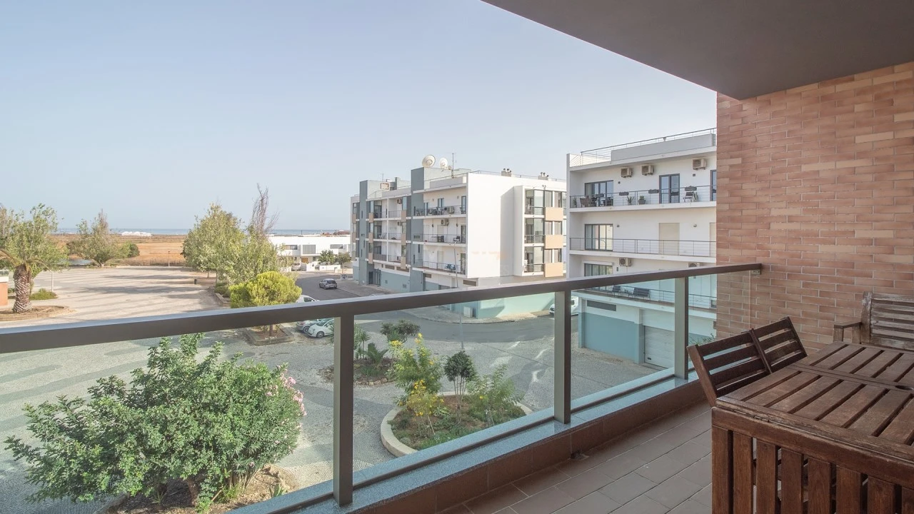 Apartamento T2 para Arrendamento em Lagos (São Sebastião e Santa Maria) Foto 3