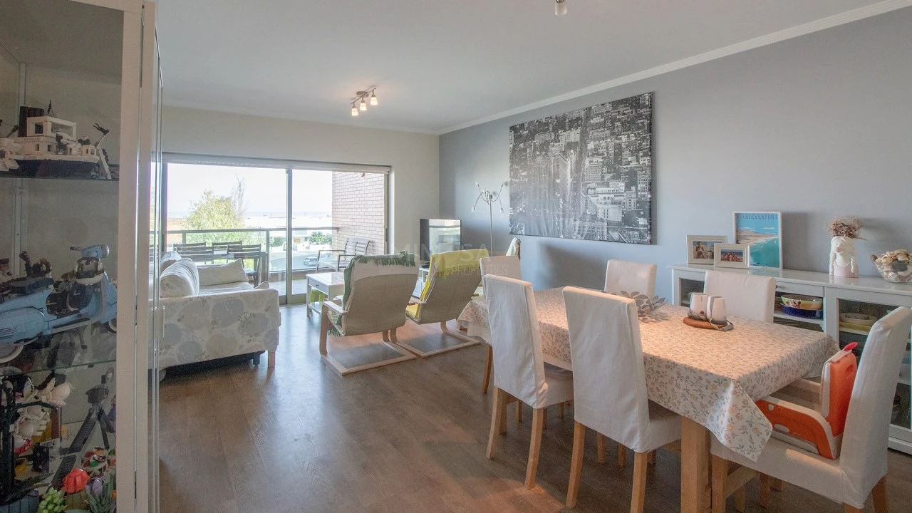 Apartamento T2 para Arrendamento em Lagos (São Sebastião e Santa Maria) Foto 4