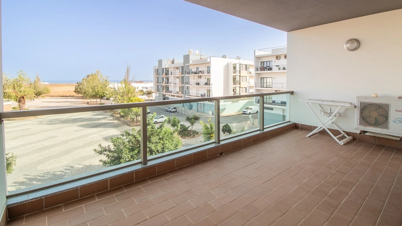 Apartamento T2 para Arrendamento em Lagos (São Sebastião e Santa Maria) Foto 10