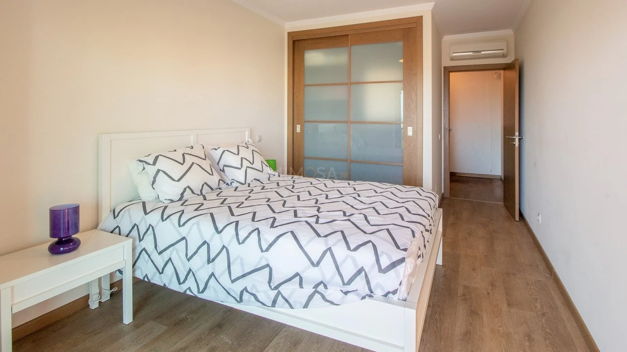 Apartamento T2 para Arrendamento em Lagos (São Sebastião e Santa Maria) Foto 12