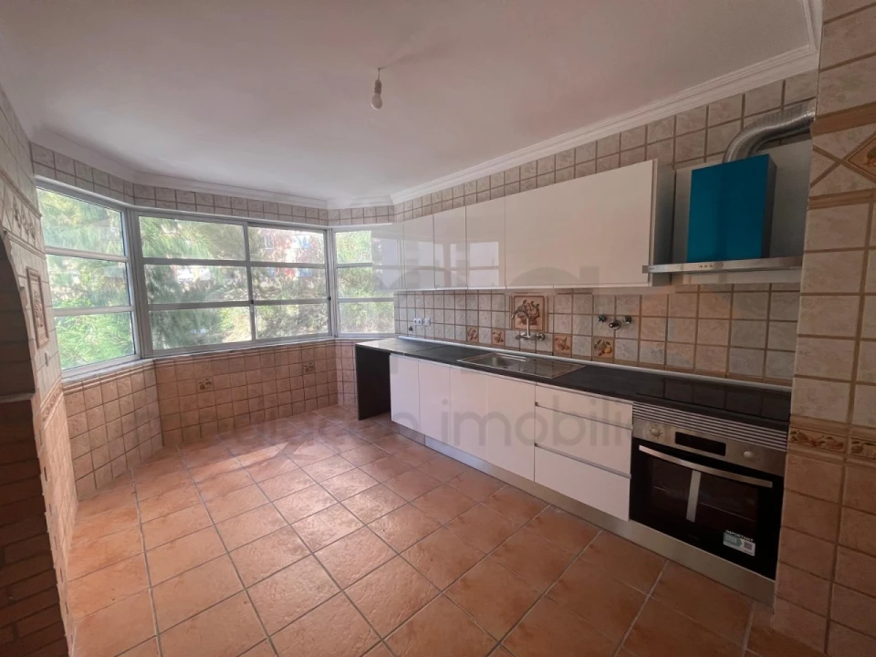 Apartamento T3 para Venda em Algueirão-Mem Martins Foto 1