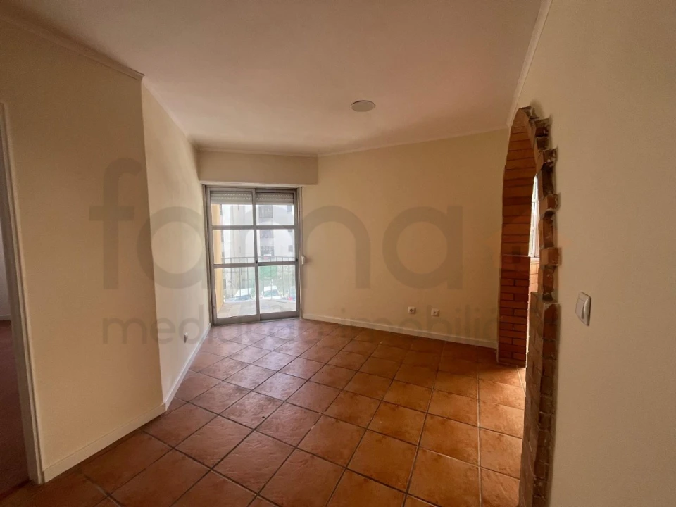 Apartamento T3 para Venda em Algueirão-Mem Martins Foto 2