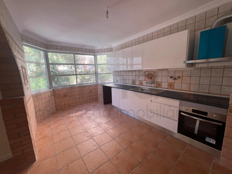 Apartamento T3 para Venda em Algueirão-Mem Martins Foto 3