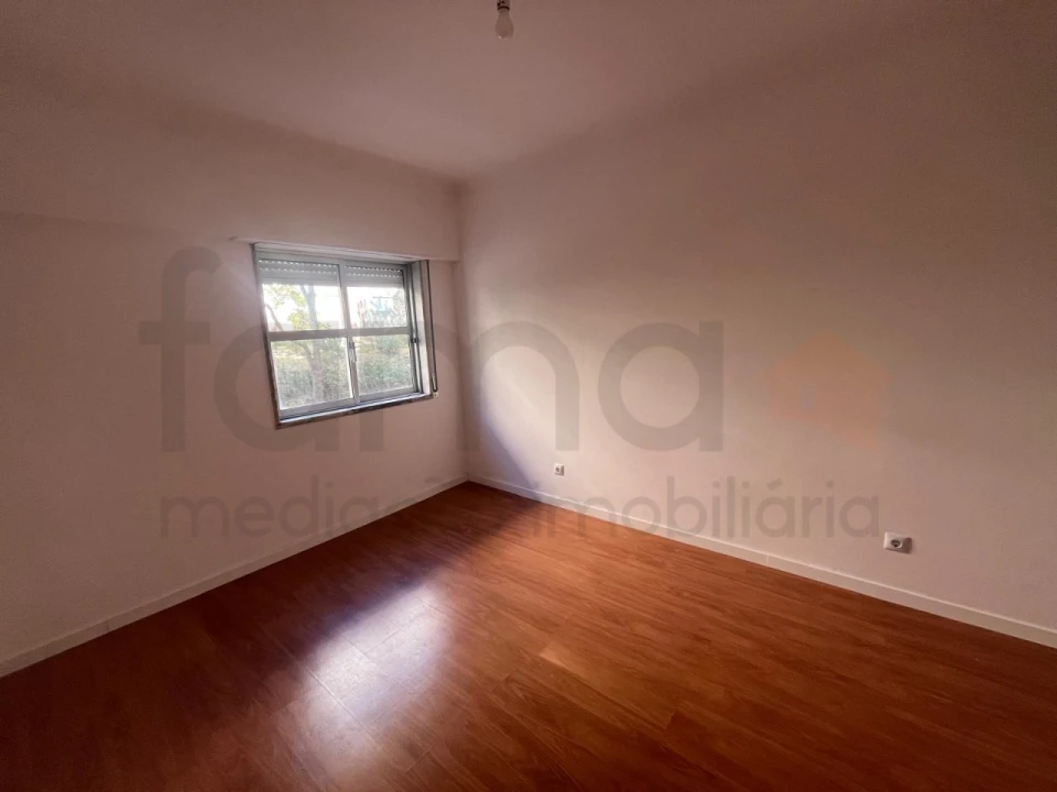Apartamento T3 para Venda em Algueirão-Mem Martins Foto 9