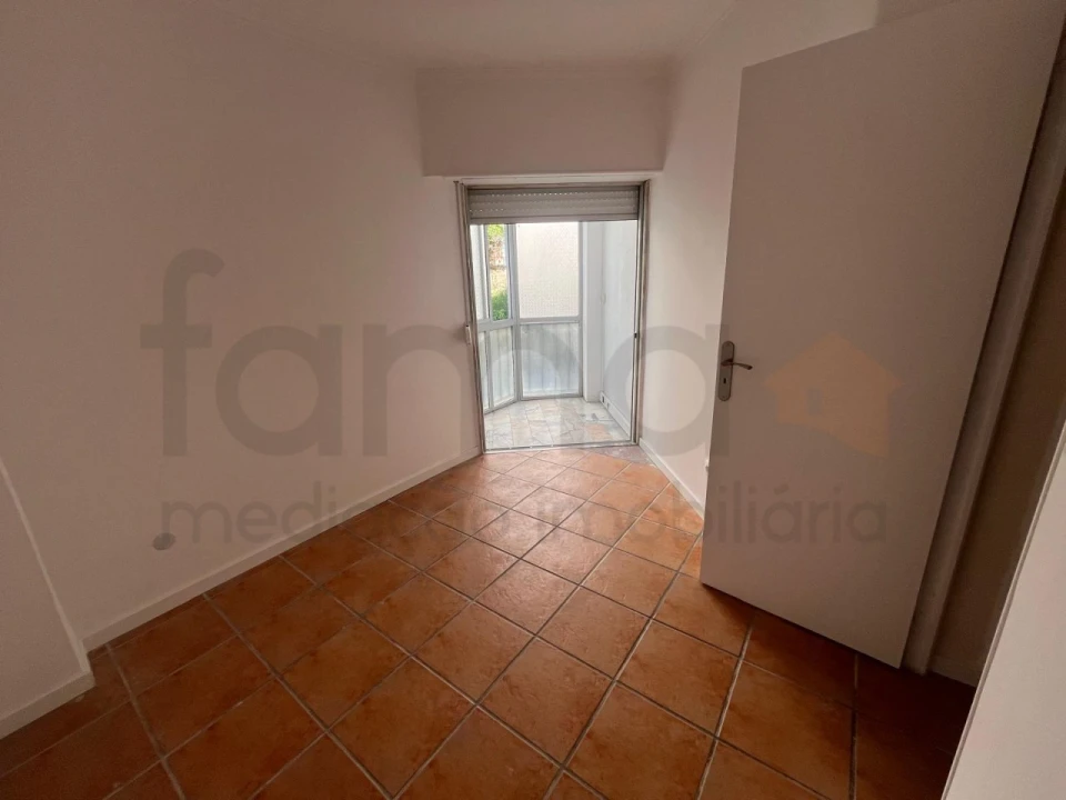 Apartamento T3 para Venda em Algueirão-Mem Martins Foto 19