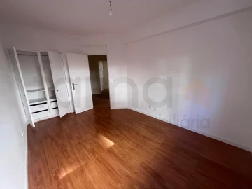 Apartamento T3 para Venda em Algueirão-Mem Martins