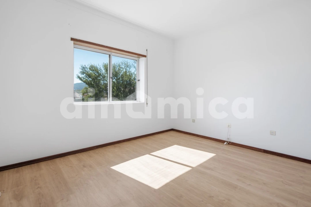 Moradia T2 para Venda em Joane Foto 5