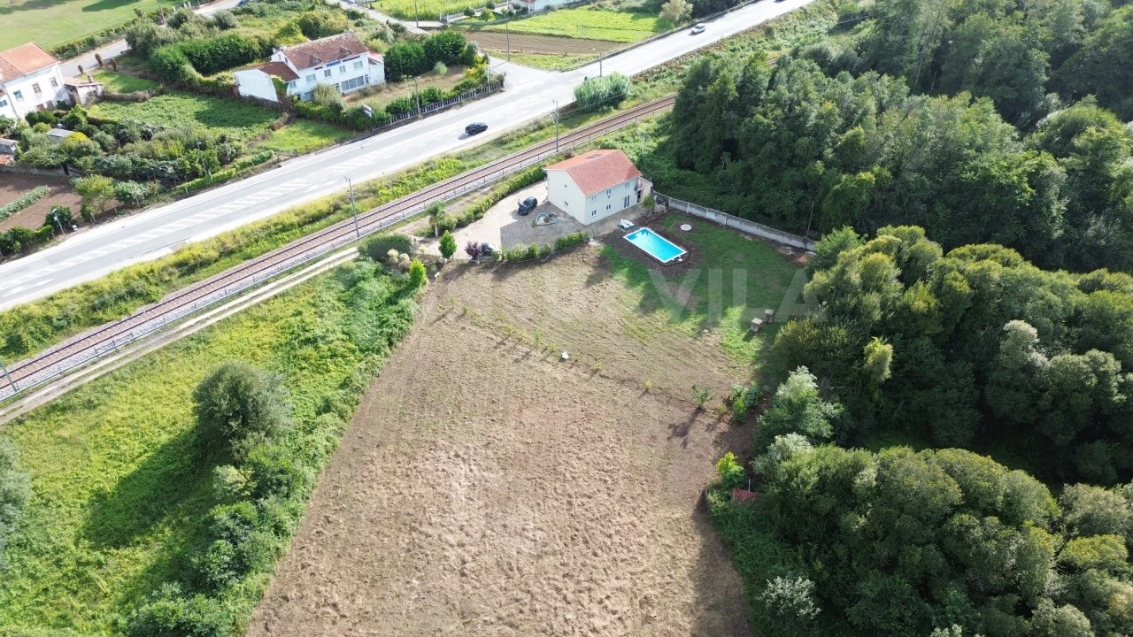 Moradia T6 para Venda em Gondarem Foto 32