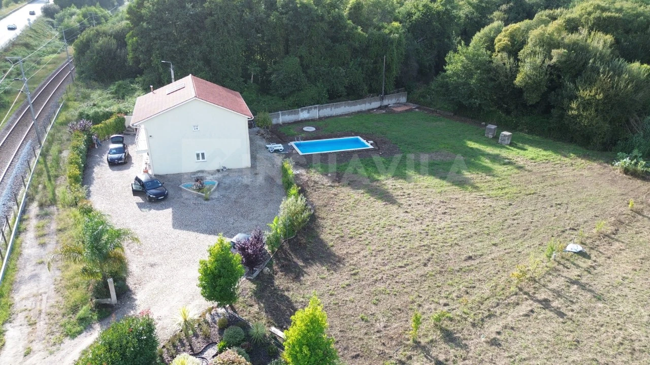 Moradia T6 para Venda em Gondarem Foto 27