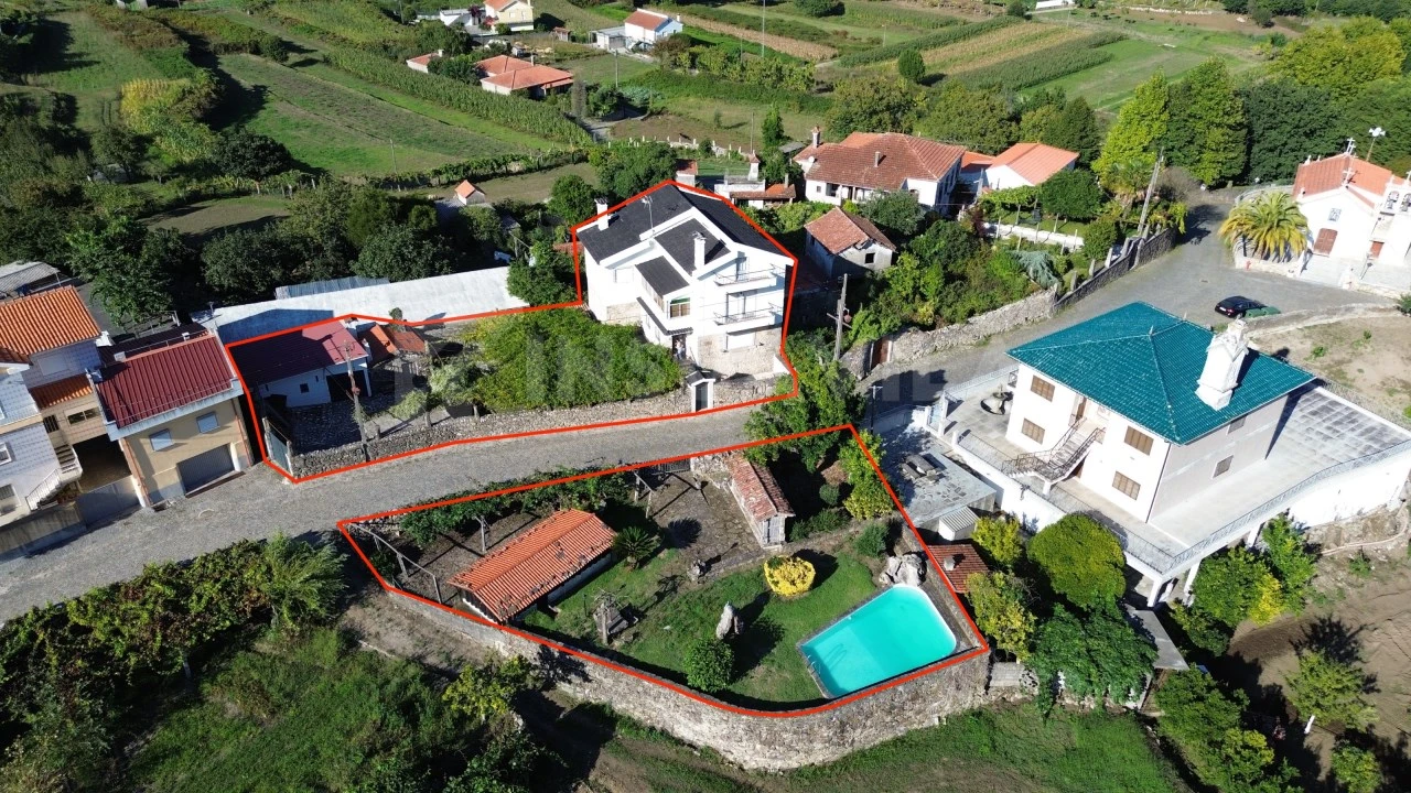 Moradia T5 para Venda em Venade e Azevedo Foto 1