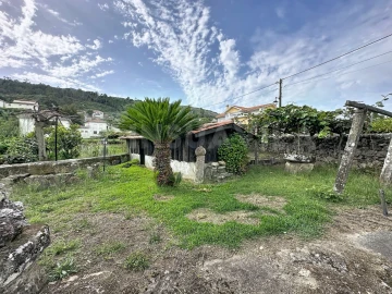 Moradia T5 para Venda em Venade e Azevedo